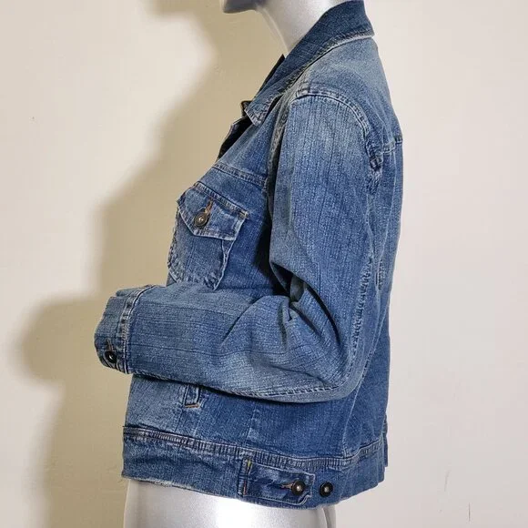 St. John's Bay Denim Jacket – Size Medium, Classic Style, Excellent Condition - Picture 8 of 15